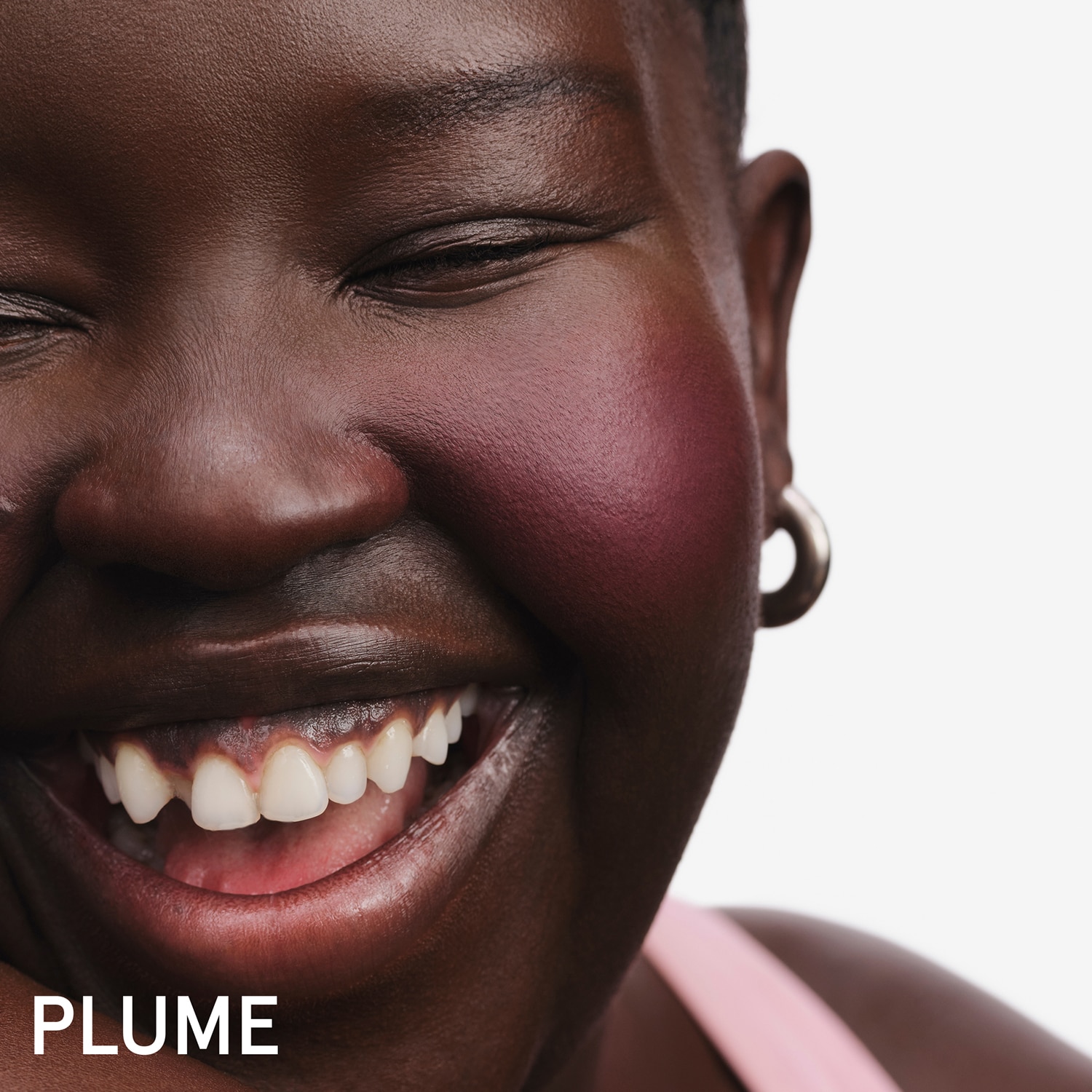 CLOUD PAINT PLUSH BLUSH (RUBOR EN POLVO)